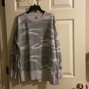 CAMO AERIE SWEATSHIRT